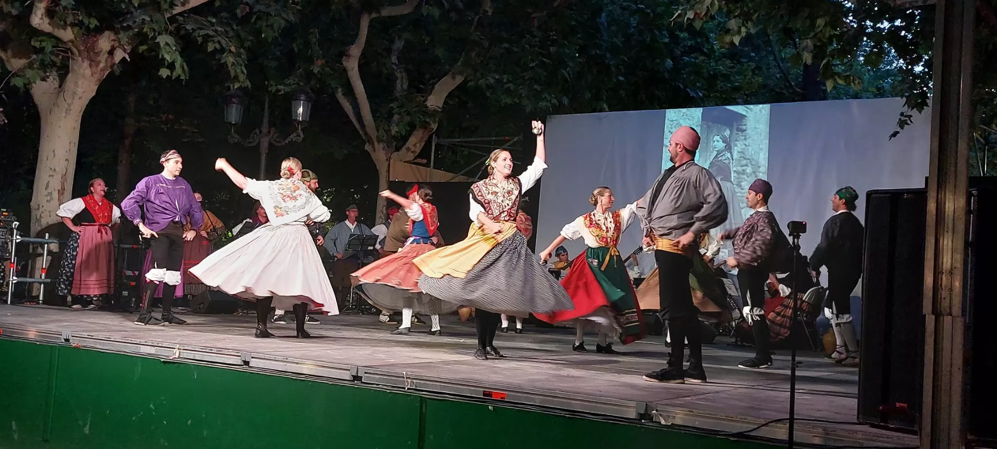 Actuación de Estirpe de Aragonia