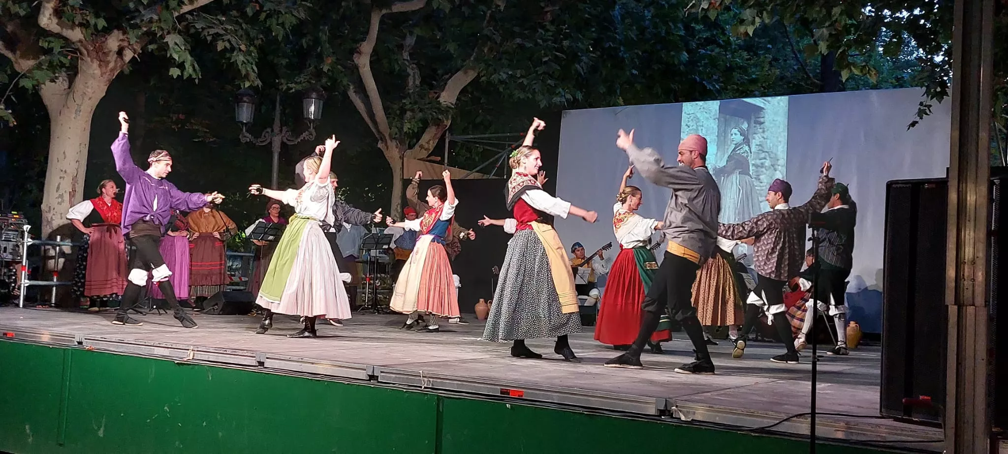 Actuación de Estirpe de Aragonia