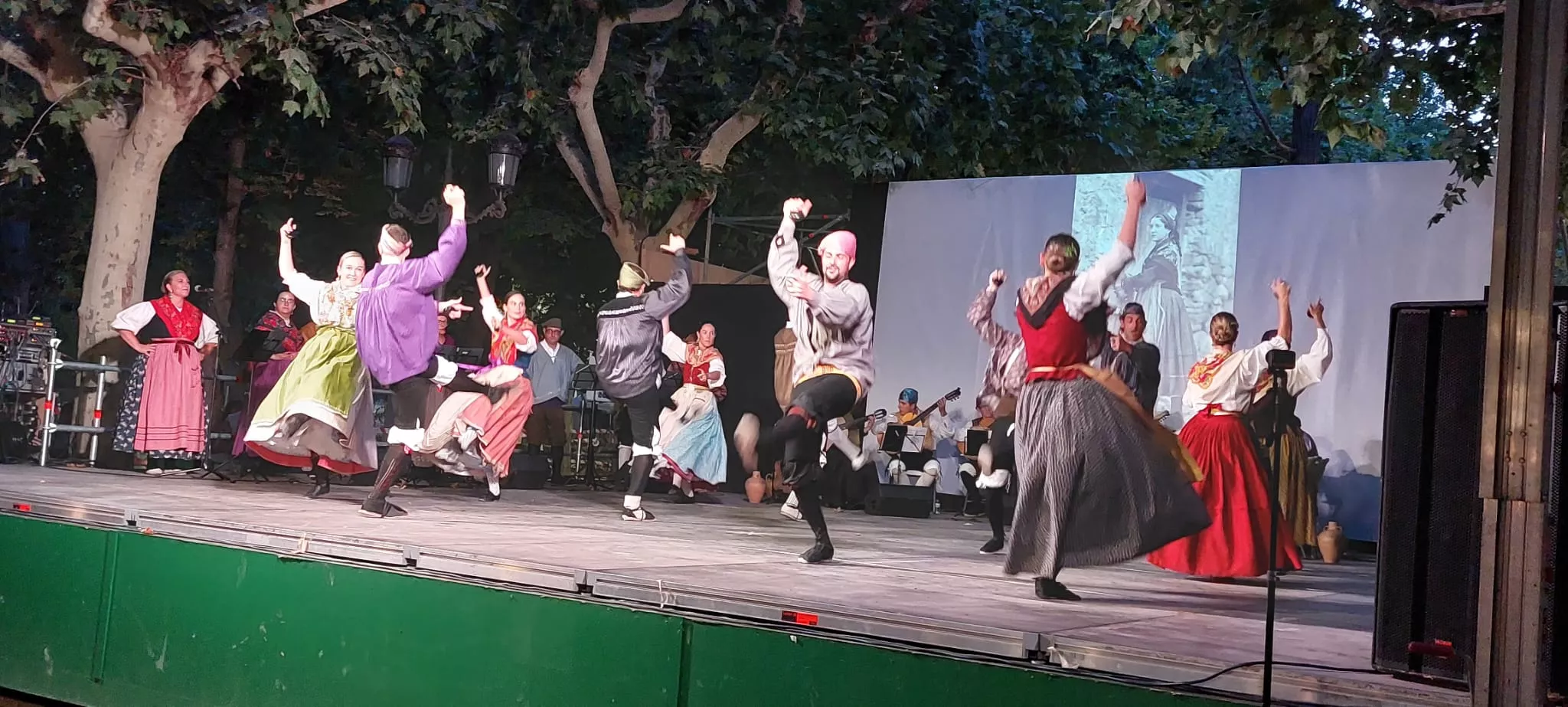 Actuación de Estirpe de Aragonia