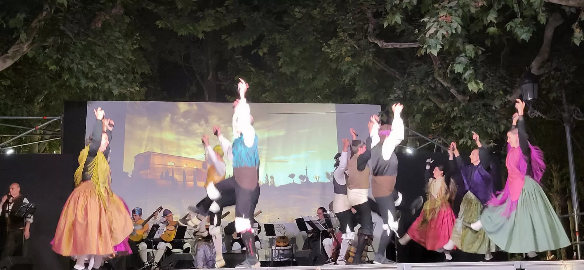 Actuación de Estirpe de Aragonia