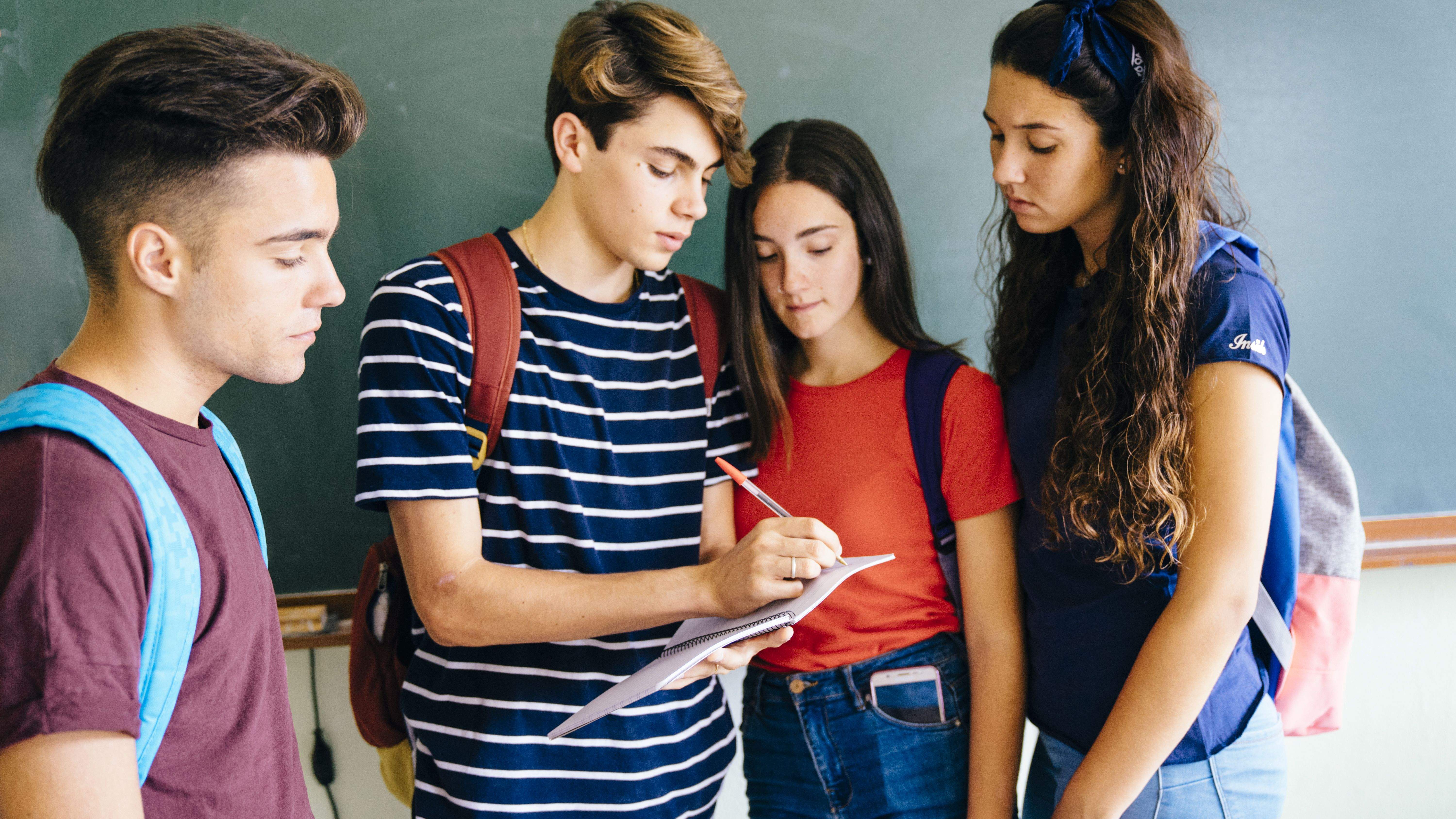 "Quedamos" es un punto de encuentro juvenil en el Espacio Zeta. La Red de Ocio Joven de Huesca lanza su programación.