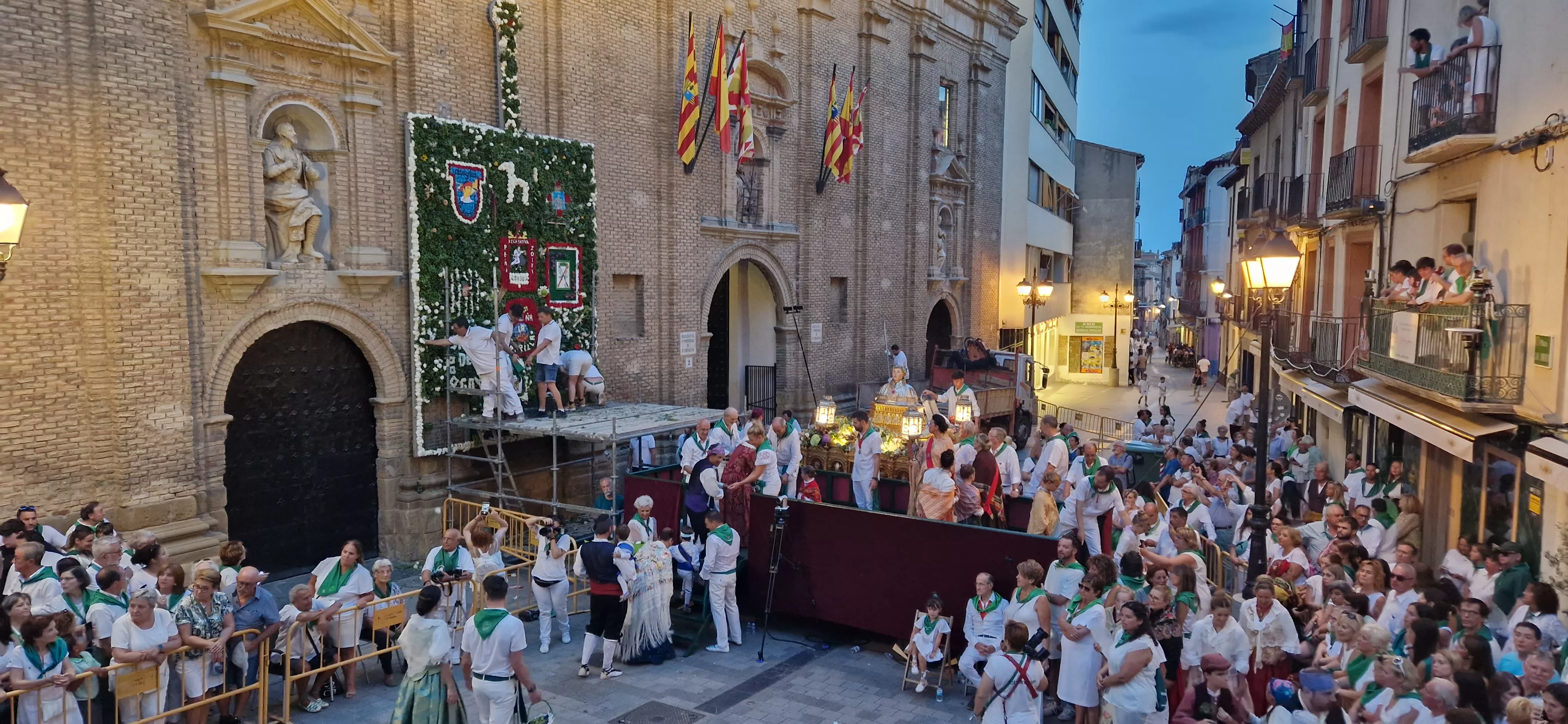 Ofrenda de Flores y Frutos a San Lorenzo. Foto Myriam Martínez