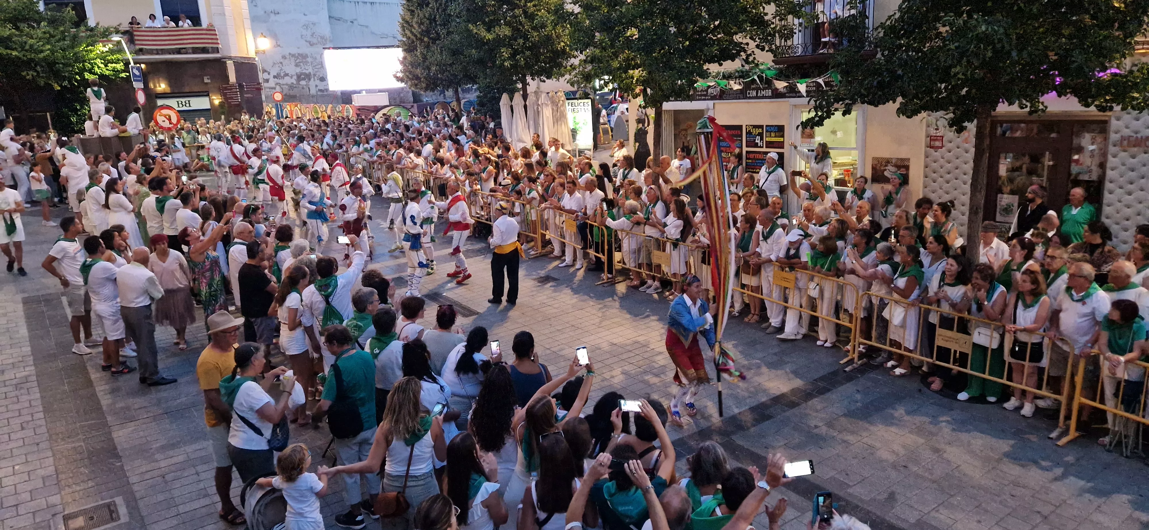 Ofrenda de Flores y Frutos a San Lorenzo. Foto Myriam Martínez