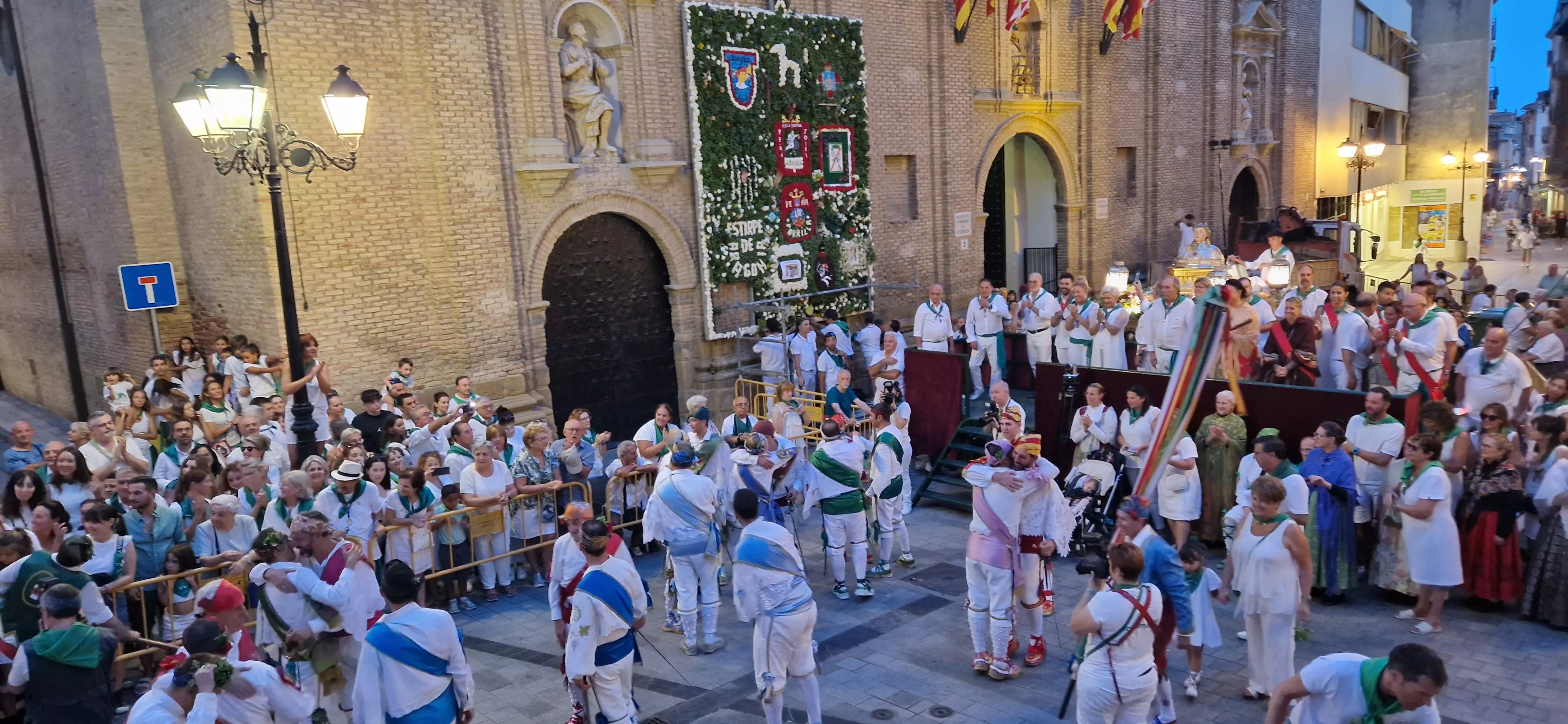 Ofrenda de Flores y Frutos a San Lorenzo. Foto Myriam Martínez