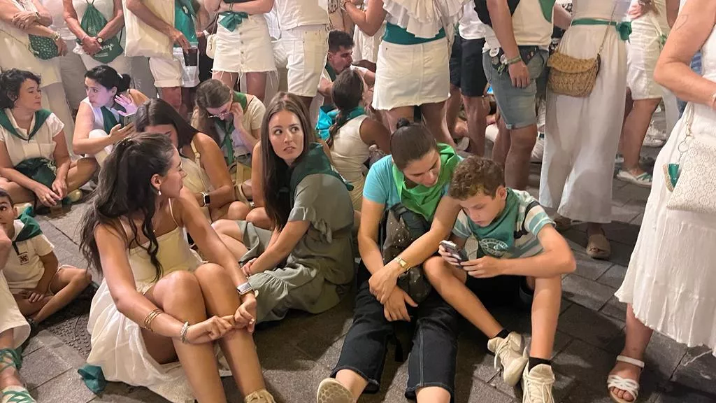 Despedida al Santo en la plaza de San Lorenzo