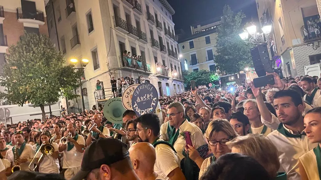 Despedida al Santo en la plaza de San Lorenzo