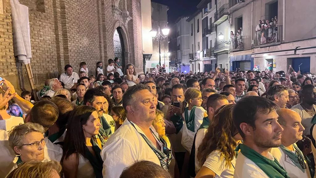 Despedida al Santo en la plaza de San Lorenzo