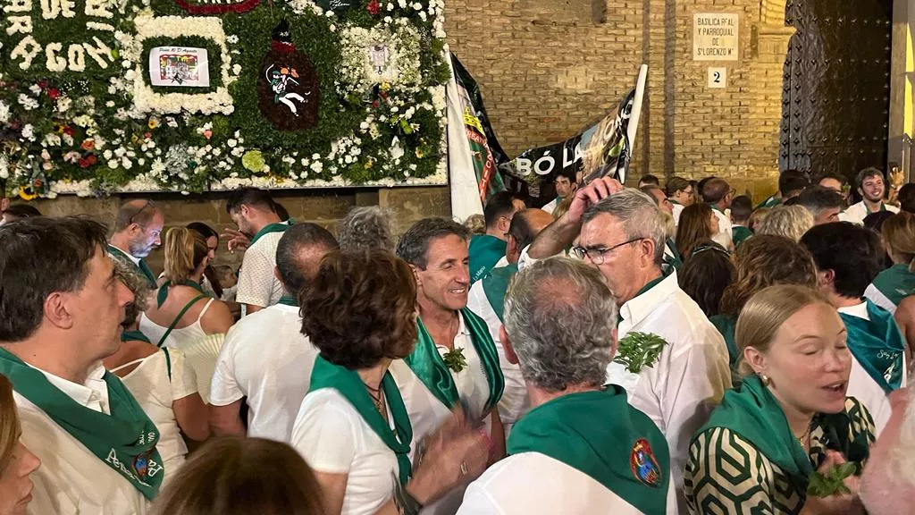 Despedida al Santo en la plaza de San Lorenzo