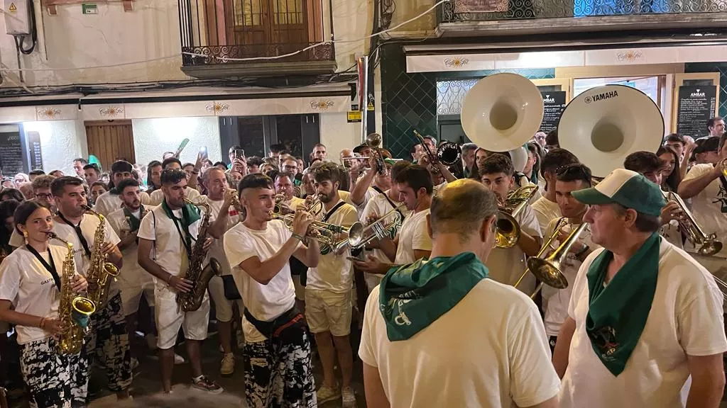 Despedida al Santo en la plaza de San Lorenzo
