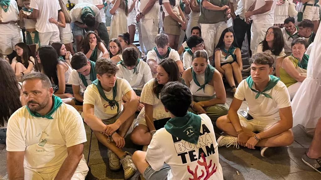 Despedida al Santo en la plaza de San Lorenzo