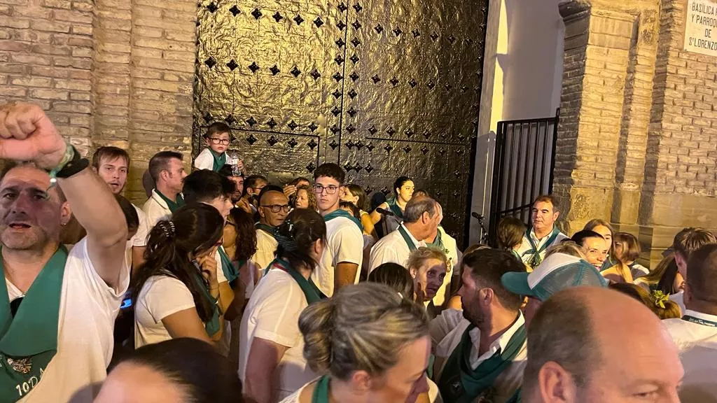 Despedida al Santo en la plaza de San Lorenzo