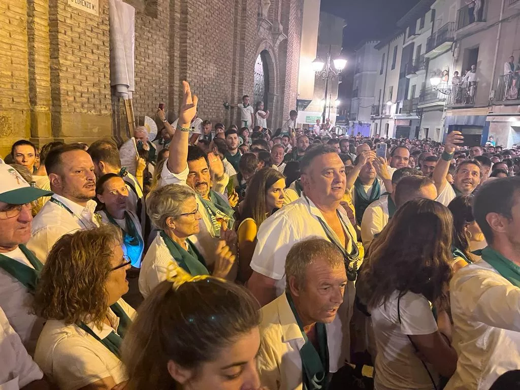 Despedida al Santo en la plaza de San Lorenzo