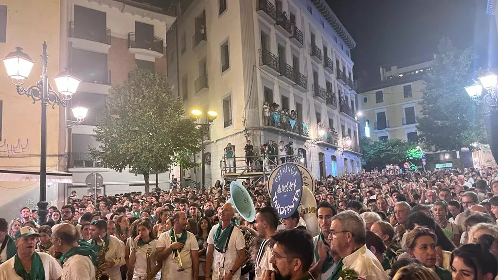Despedida al Santo en la plaza de San Lorenzo