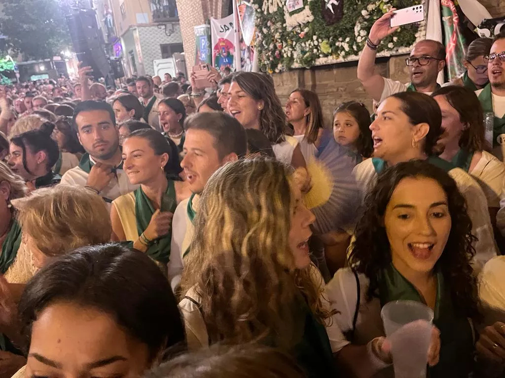 Despedida al Santo en la plaza de San Lorenzo