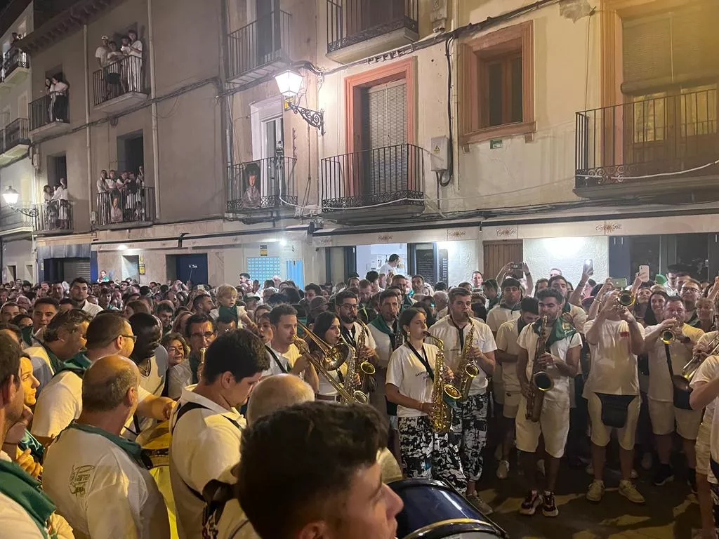 Despedida al Santo en la plaza de San Lorenzo