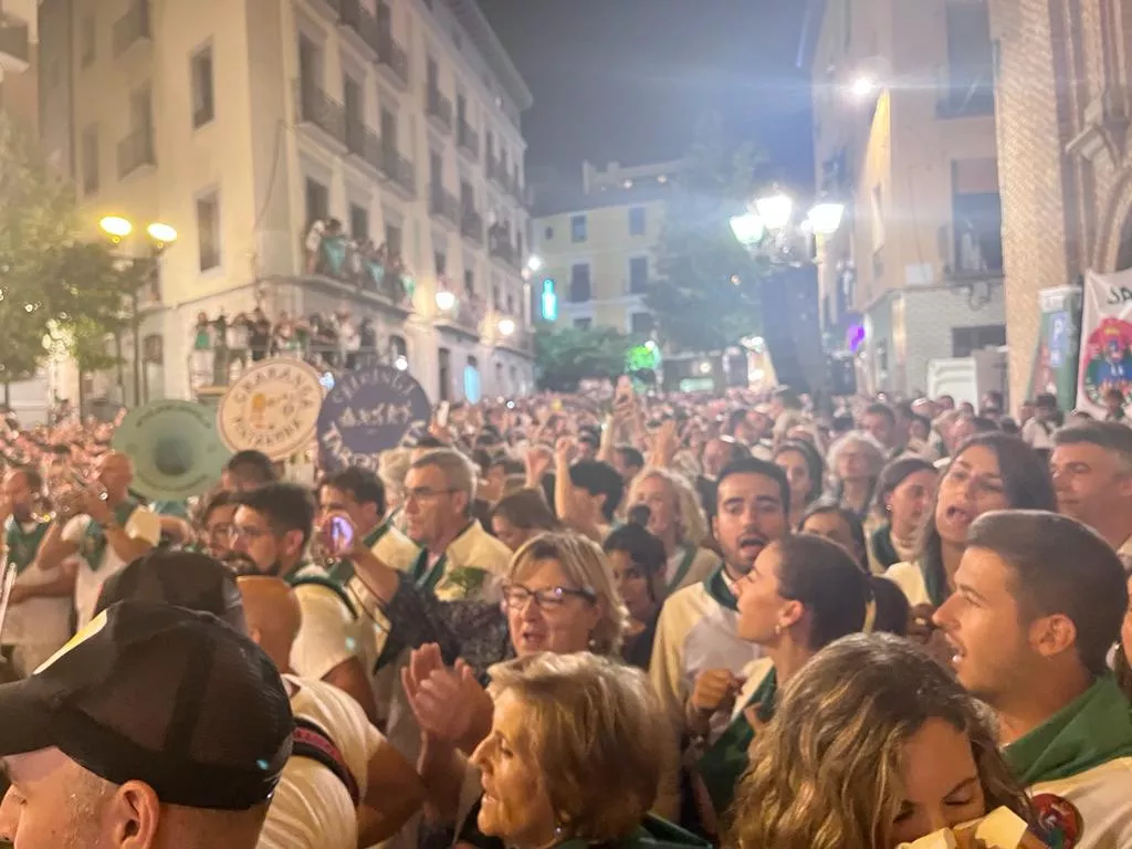 Despedida al Santo en la plaza de San Lorenzo