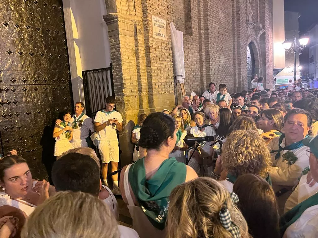 Despedida al Santo en la plaza de San Lorenzo