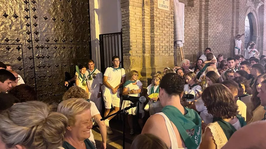 Despedida al Santo en la plaza de San Lorenzo