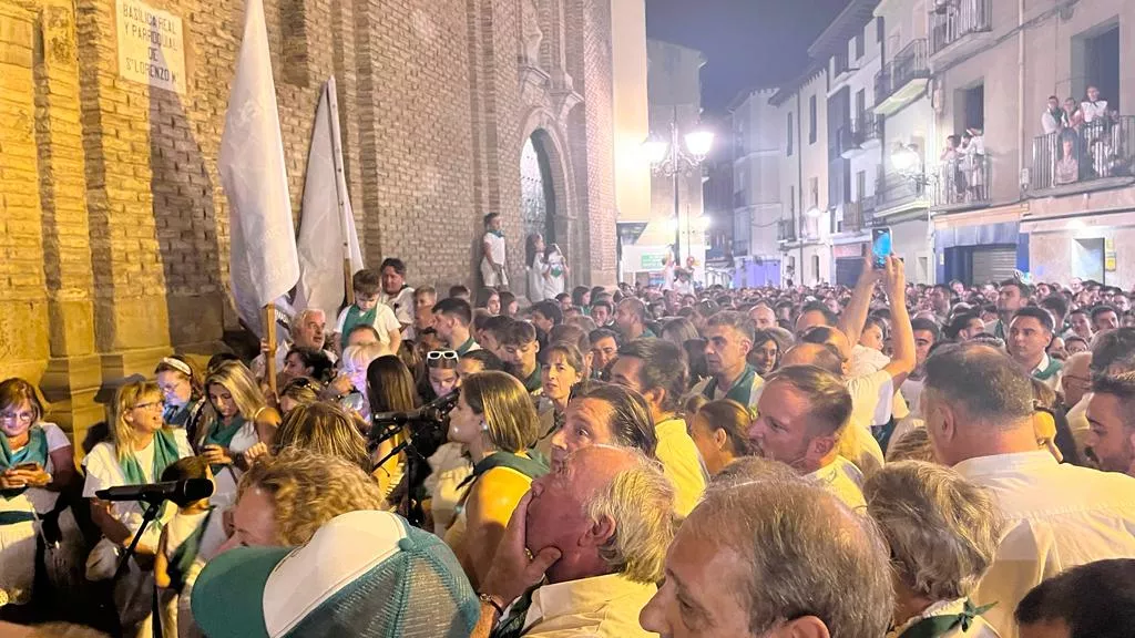 Despedida al Santo en la plaza de San Lorenzo