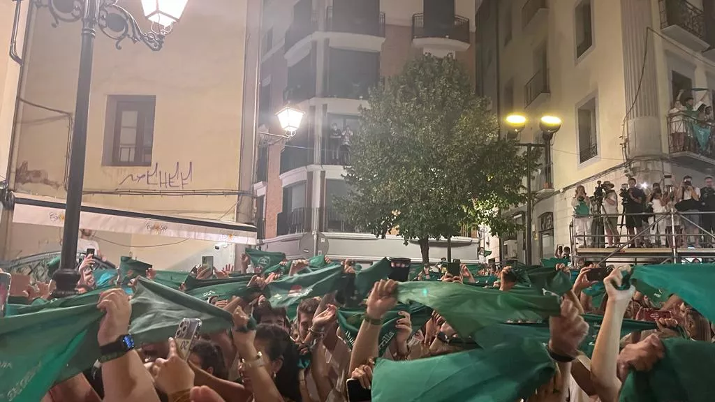 Despedida al Santo en la plaza de San Lorenzo