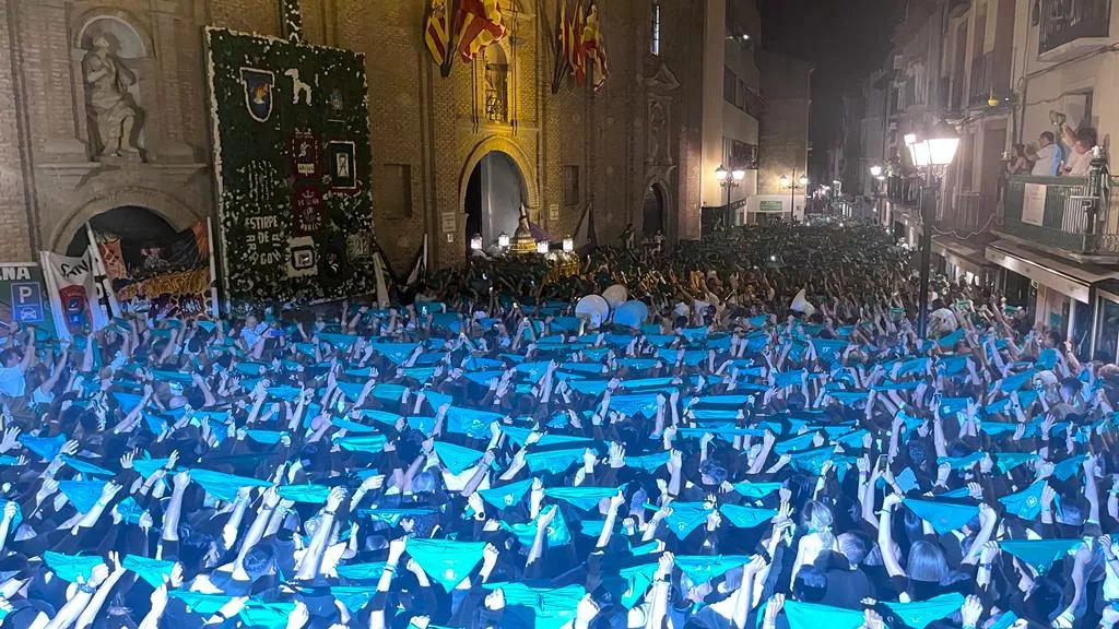 Despedida al Santo en la plaza de San Lorenzo