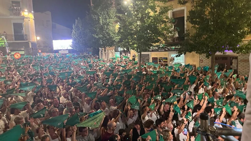Despedida al Santo en la plaza de San Lorenzo