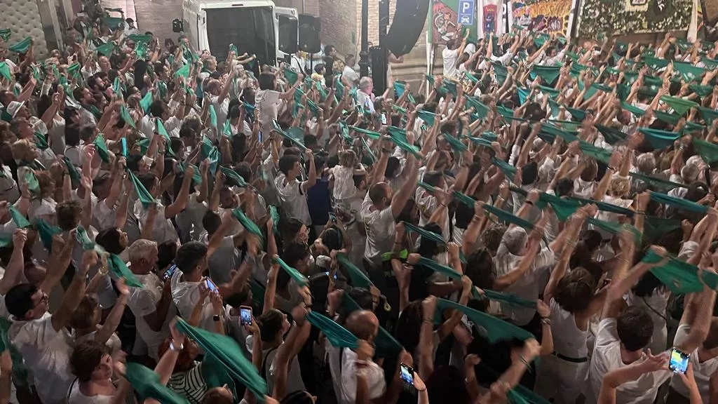 Despedida al Santo en la plaza de San Lorenzo