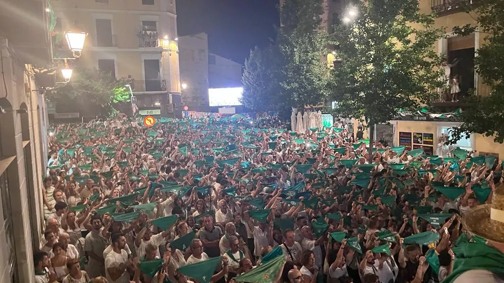 Despedida al Santo en la plaza de San Lorenzo