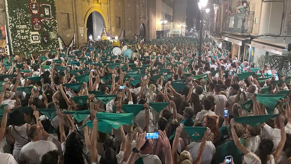Despedida al Santo en la plaza de San Lorenzo