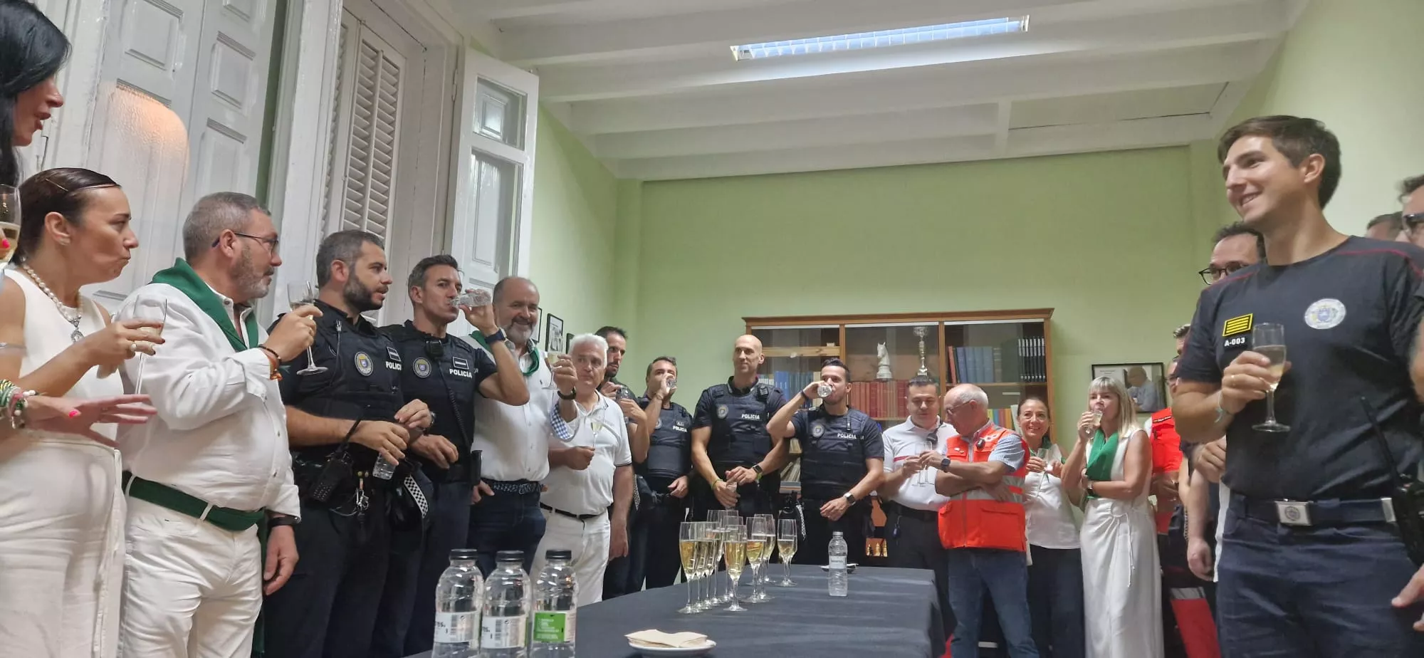 Brindis posterior a la Traca Final de Fiestas. Foto Myriam Martínez