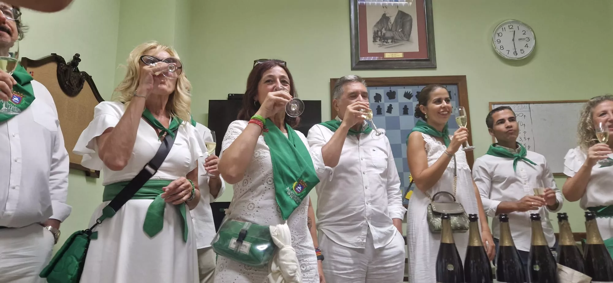 Brindis posterior a la Traca Final de Fiestas. Foto Myriam Martínez