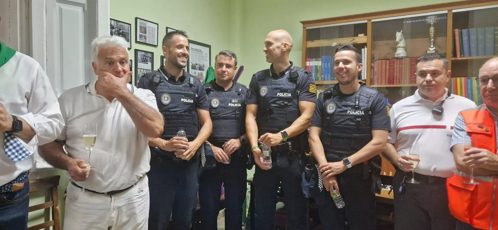 Brindis posterior a la Traca Final de Fiestas. Foto Myriam Martínez