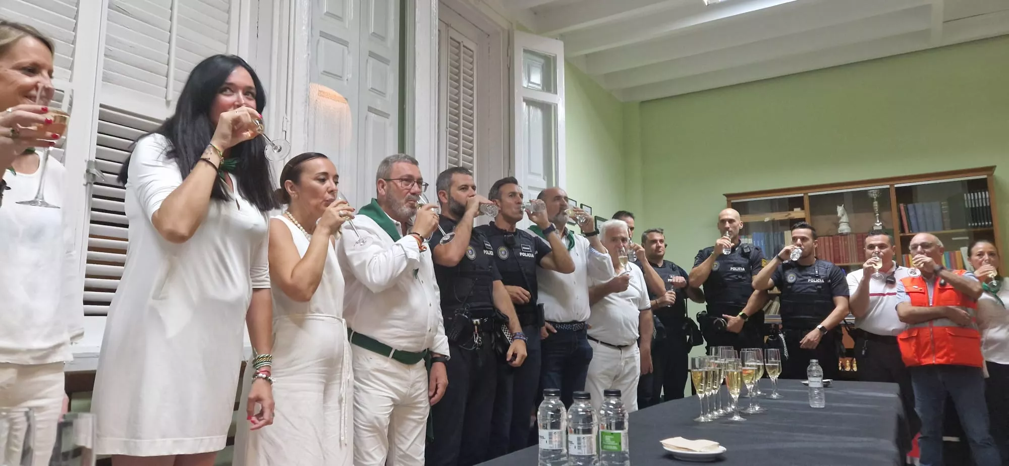 Brindis posterior a la Traca Final de Fiestas. Foto Myriam Martínez