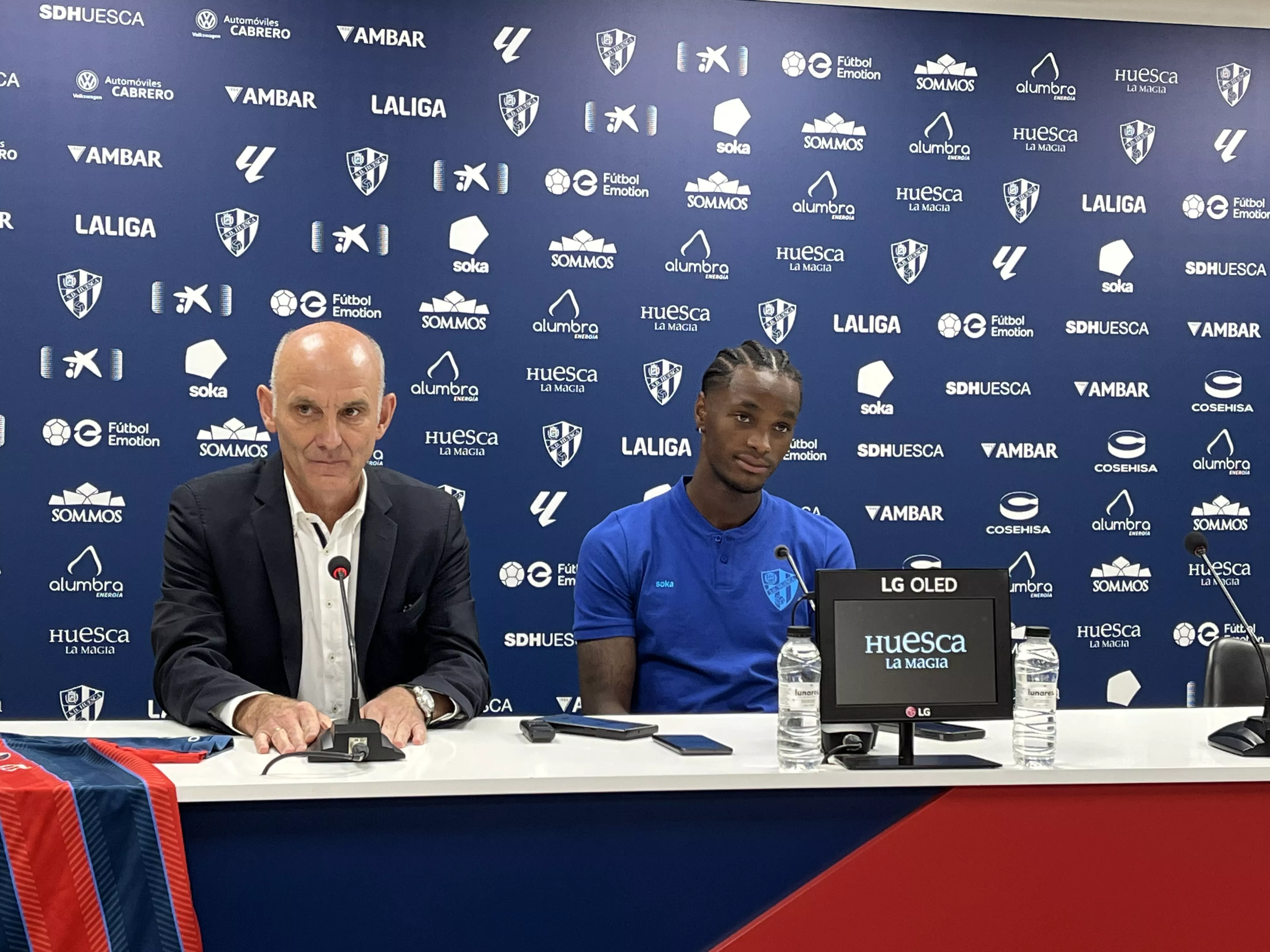 Ángel Martín González, director deportivo, en la presentación de Álex Balboa. Foto: A. Mora