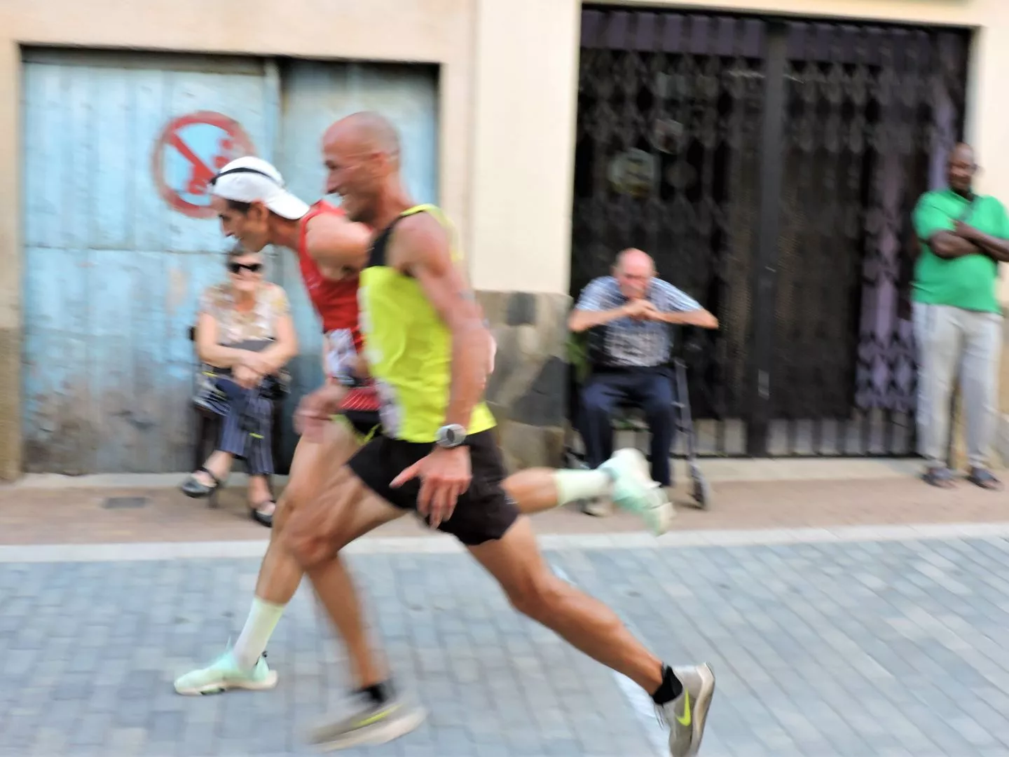 Paco Sahún y César Mur disputando una prima