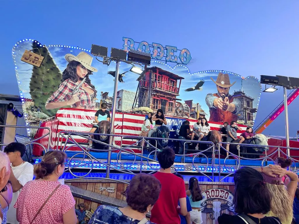 El recinto ferial en el último día para disfrutar de las atracciones. Foto: Mercedes Manterola