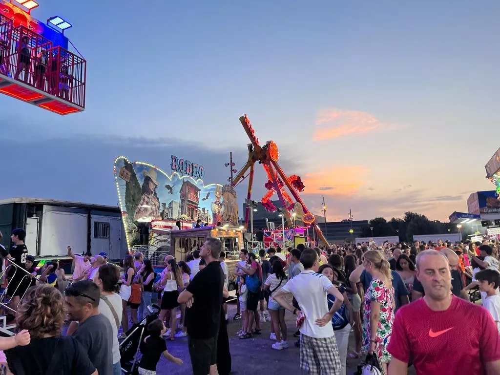El recinto ferial en el último día para disfrutar de las atracciones. Foto: Mercedes Manterola