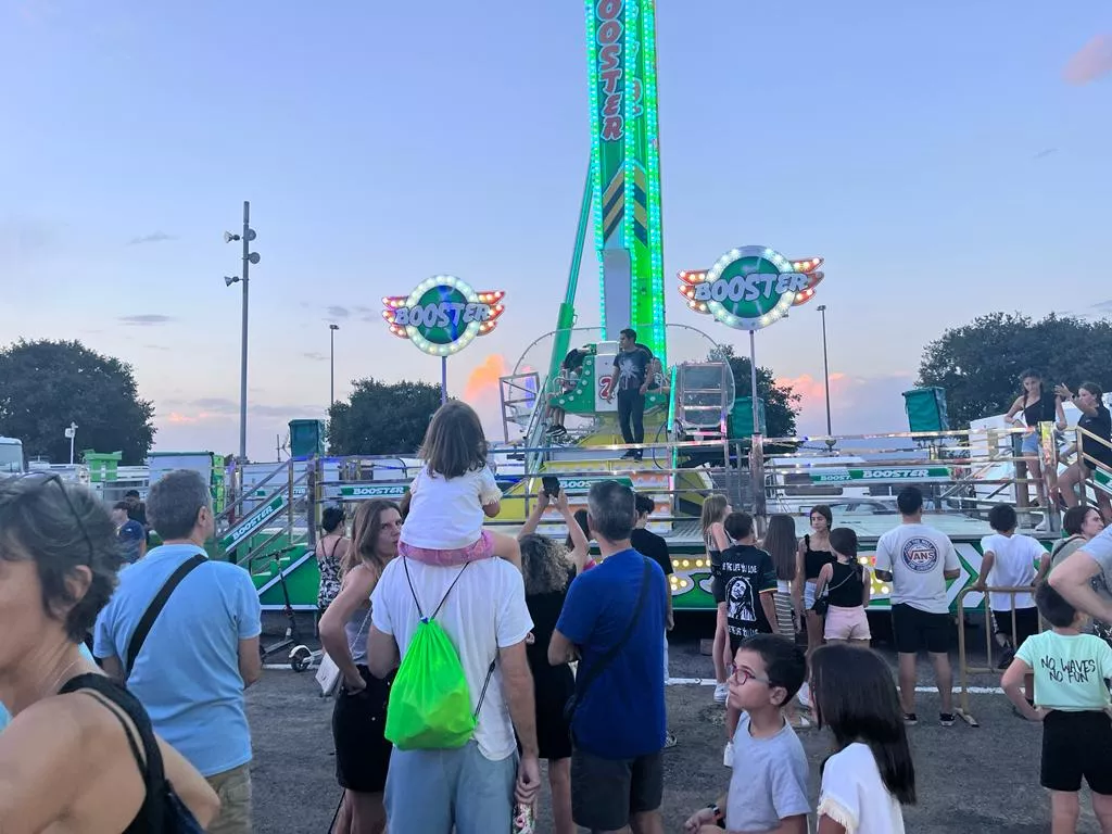 El recinto ferial en el último día para disfrutar de las atracciones. Foto: Mercedes Manterola