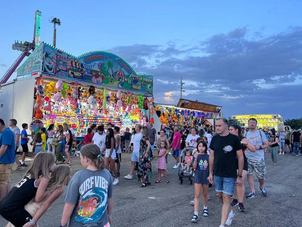 El recinto ferial en el último día para disfrutar de las atracciones. Foto: Mercedes Manterola