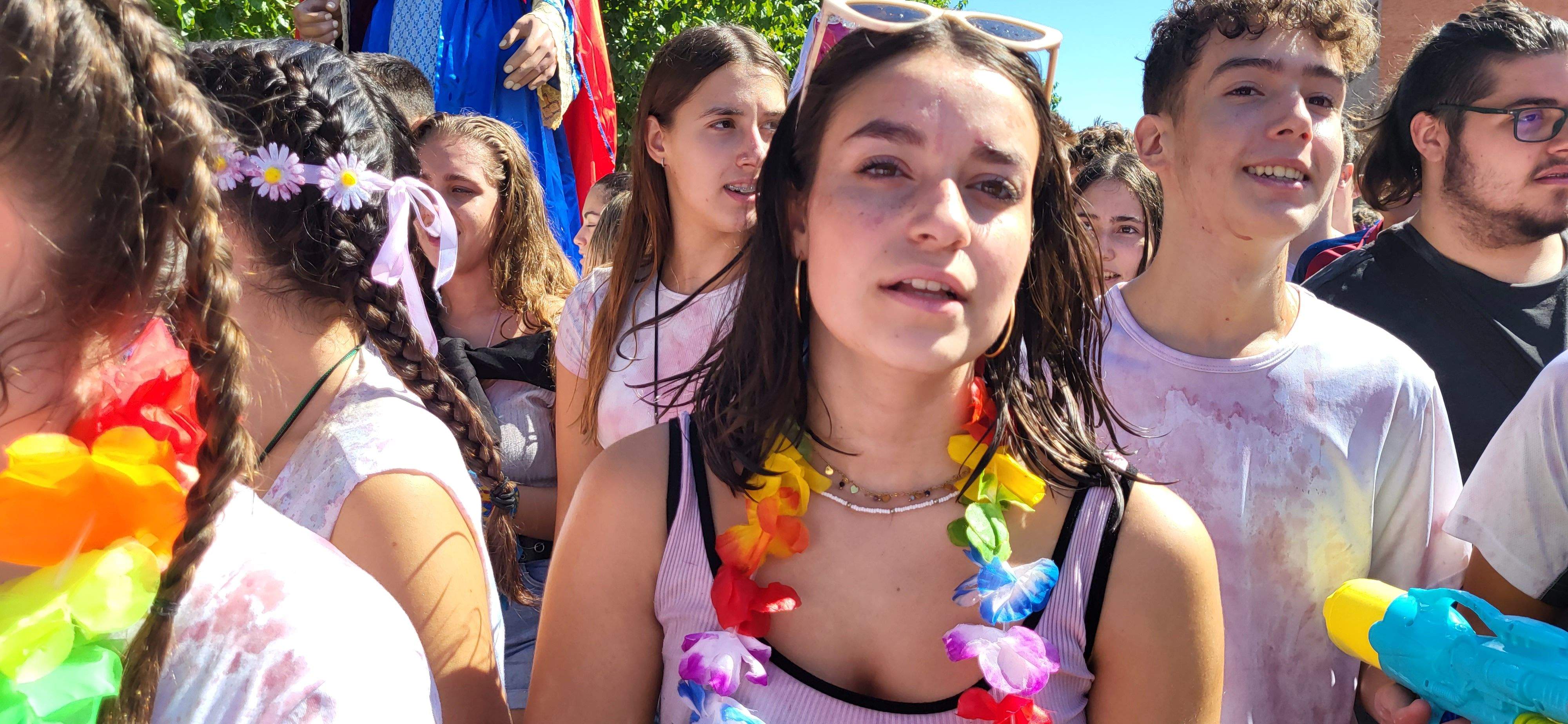 El pasacalles extiende la fiesta por Monzón. Foto: Mercedes Manterola