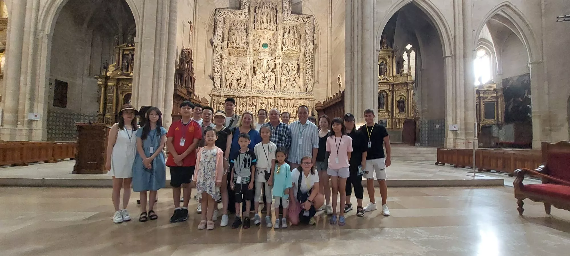 Visita de los participantes en el World Music Connection Festival a Huesca