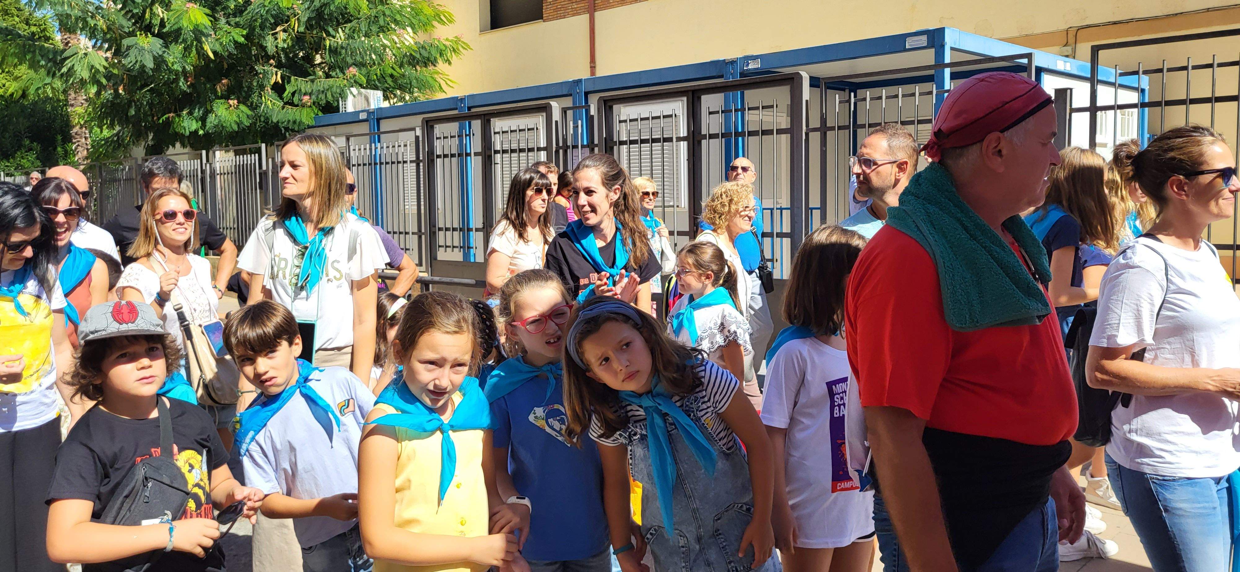 El pasacalles extiende la fiesta por Monzón. Foto: Mercedes Manterola