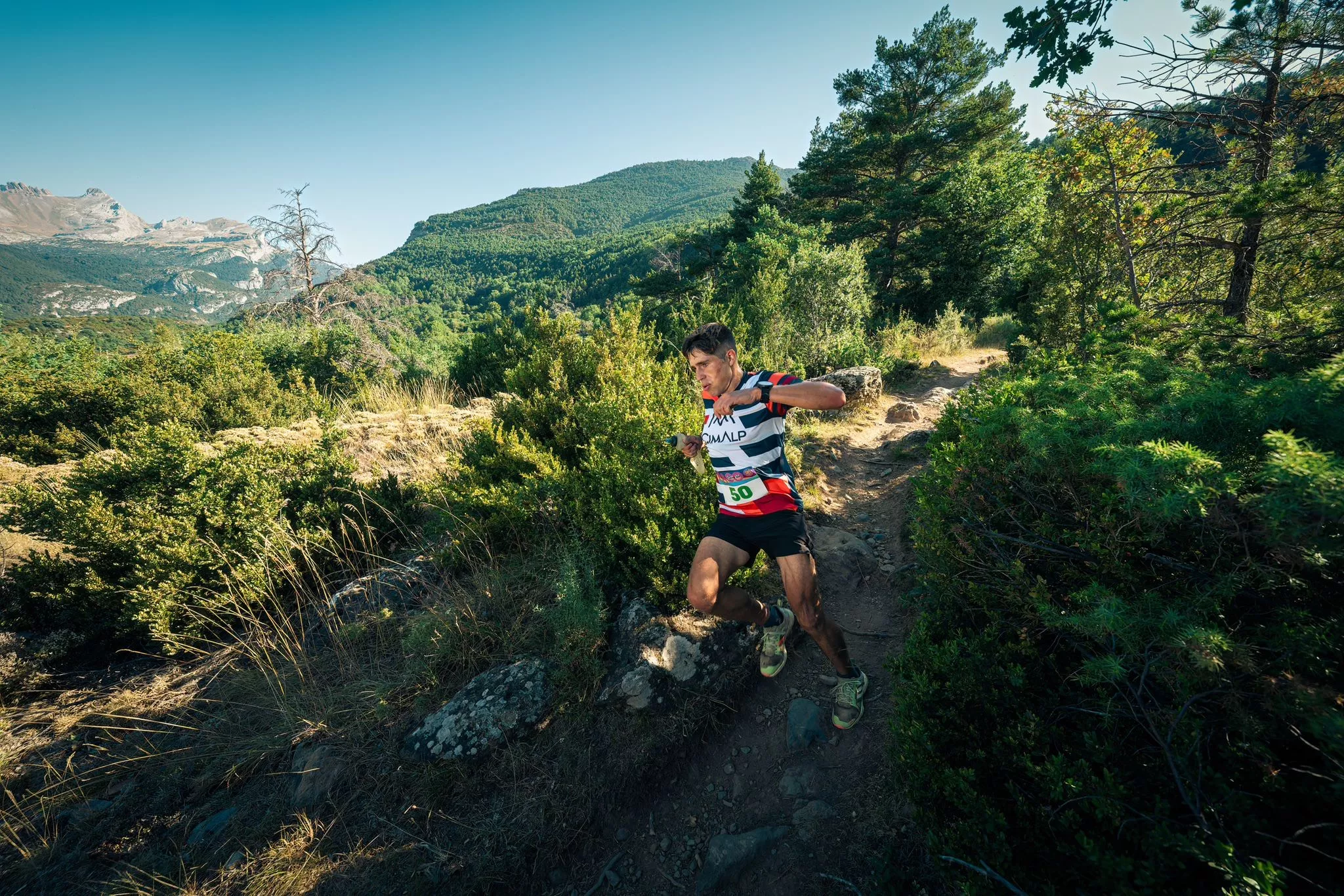Subida de la Fuente del Paco. Turismo Villanúa / Yhabril Moro