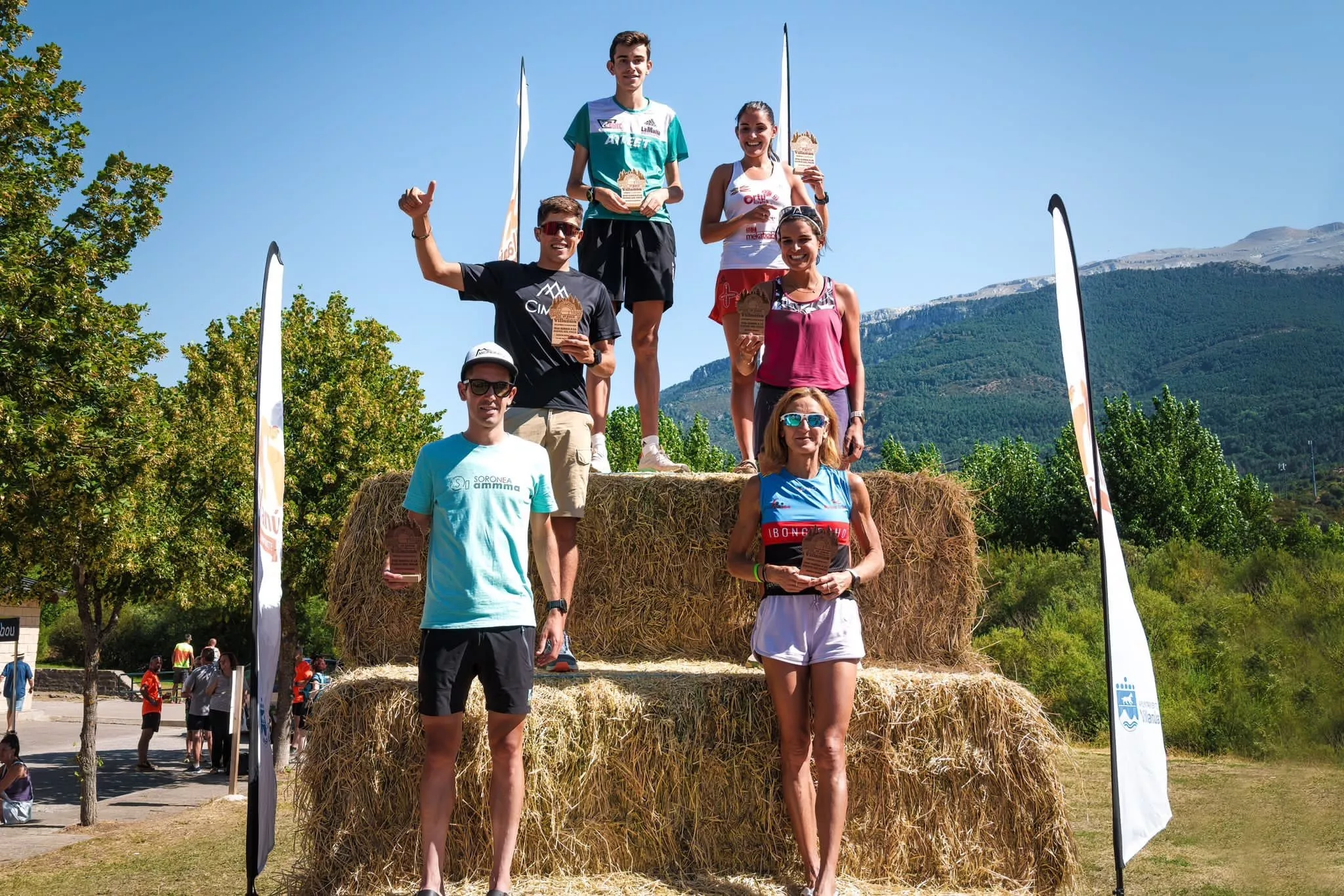Podio de la Fuente del Paco en Villanúa. Foto Turismo Villanúa-Yhabril Moro