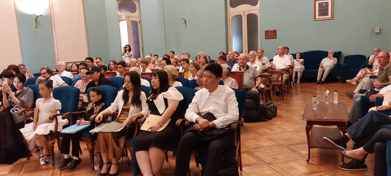 Concierto del World Music Connection Festival en el Salón Azul del Casino Oscense