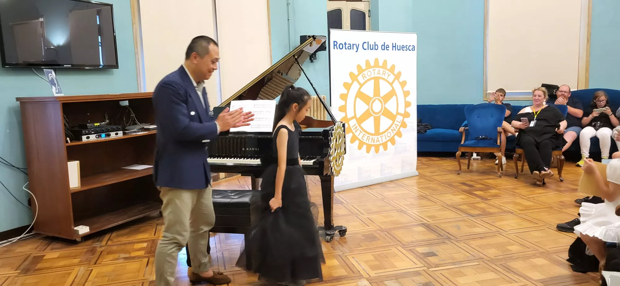 Concierto del World Music Connection Festival en el Salón Azul del Casino Oscense