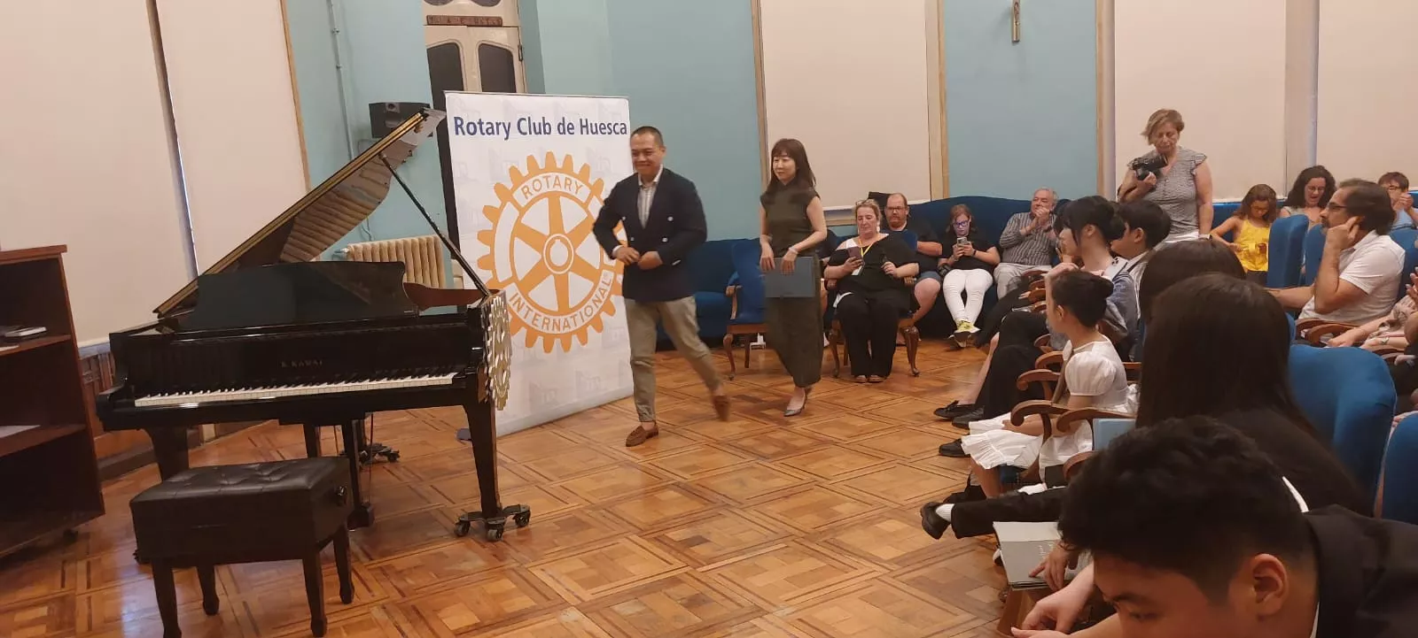 Concierto del World Music Connection Festival en el Salón Azul del Casino Oscense