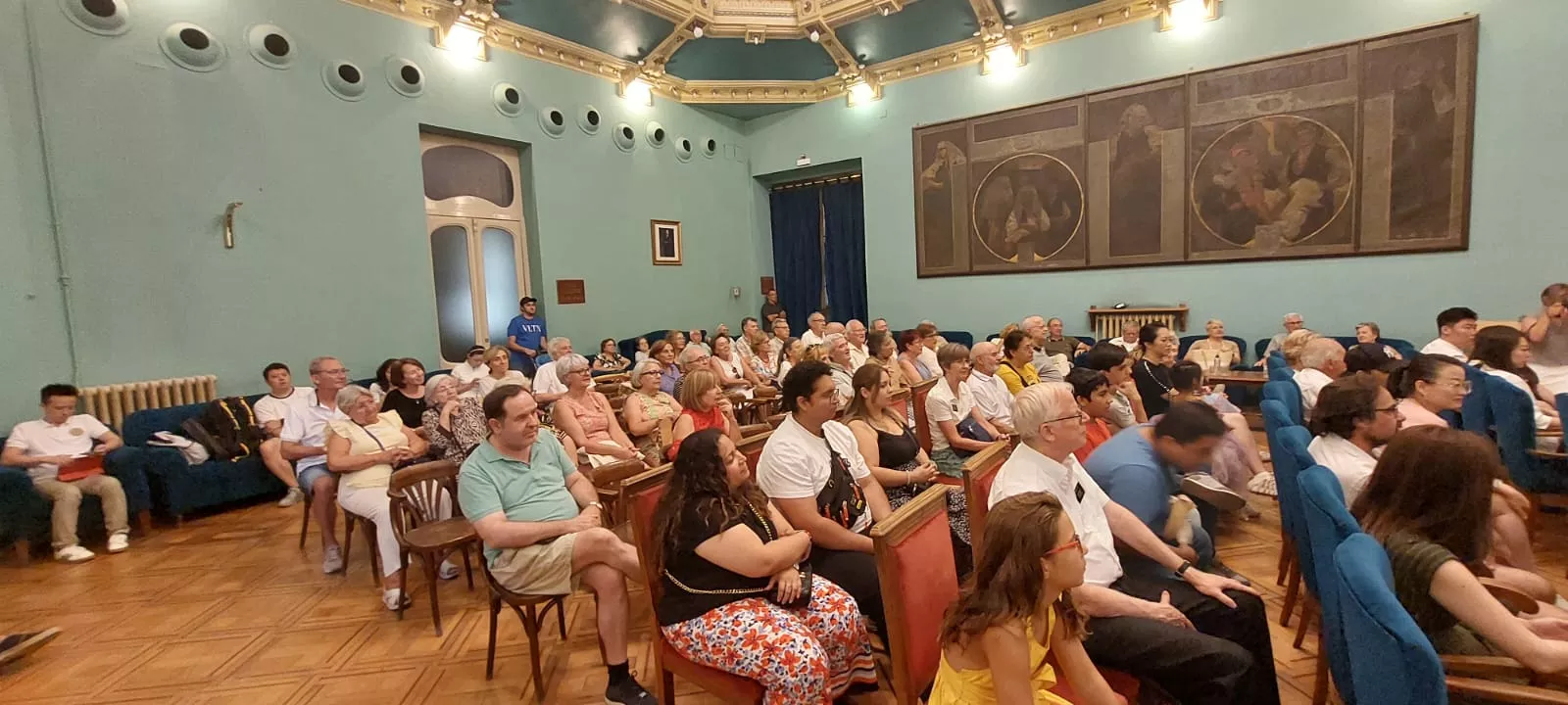 Concierto del World Music Connection Festival en el Salón Azul del Casino Oscense