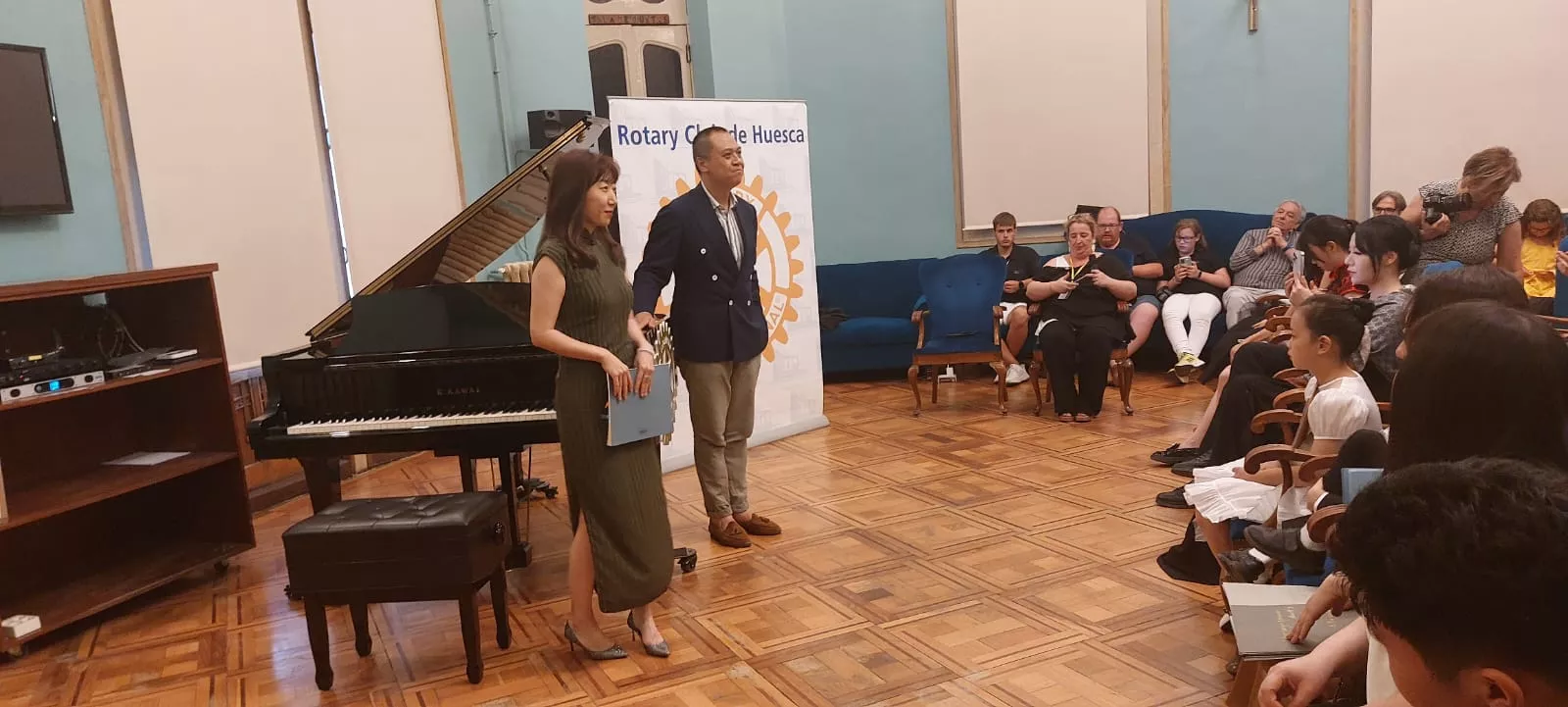 Concierto del World Music Connection Festival en el Salón Azul del Casino Oscense