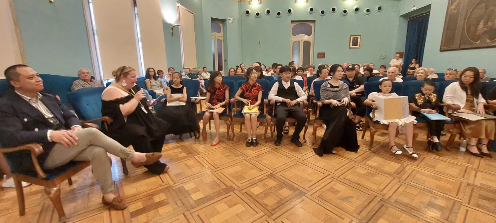 Concierto del World Music Connection Festival en el Salón Azul del Casino Oscense